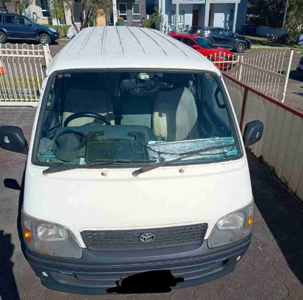 Toyota  Hiace 24L 自动 2001年